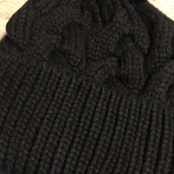 LOVE AND LORE ECO CABLE KNIT POM HAT Black - Picture 9 of 9